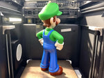 Boneco Luigi Aventureiro 3D – Action Figure Decorativa 33cm