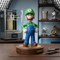 Boneco Luigi Aventureiro 3D – Action Figure Decorativa 33cm