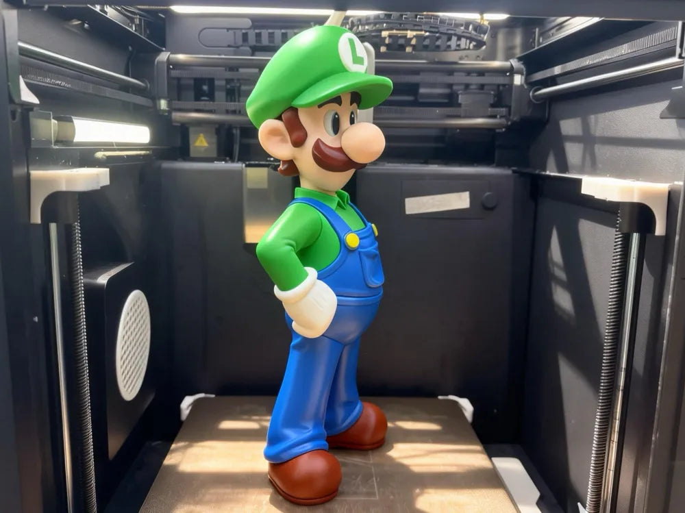 Boneco Luigi Aventureiro 3D – Action Figure Decorativa 33cm