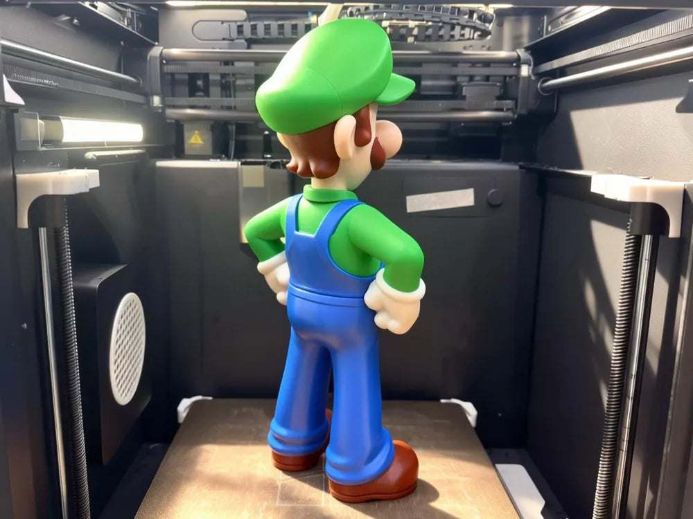 Boneco Luigi Aventureiro 3D – Action Figure Decorativa 33cm