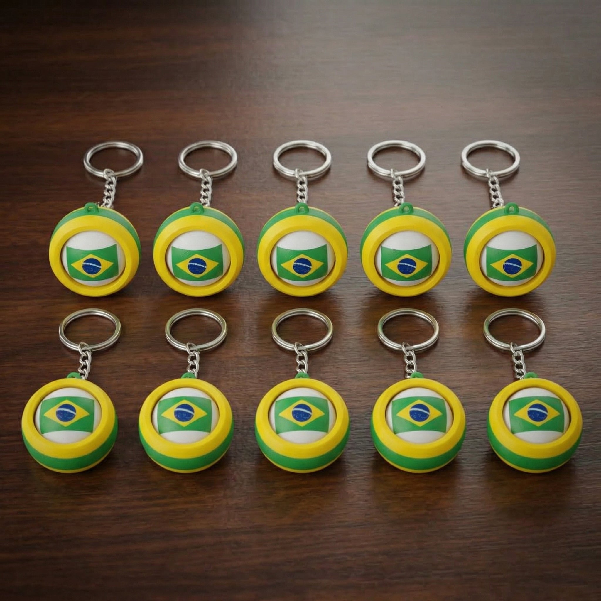 Chaveiro Giratório Bola de Futebol Bandeira do Brasil